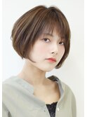 30代40代の丸み前下がりショートボブ