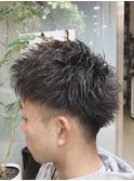 ツーブロック前上がりショート