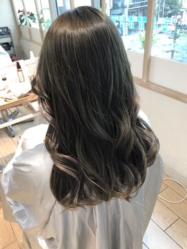 アフロート ディル(AFLOAT D'L) みきなヨシンモリオルチャン小顔シースルーモテる大人ヘアカラー