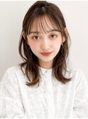 小顔20代30代ウェーブミディアム黒髪似合わせカット