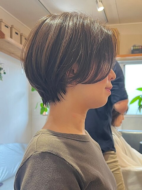 丸みショートヘアピンクベージュカラーミルクティーベージュ