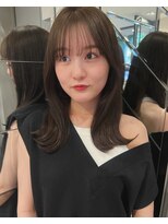 トリコ ショップアンドヘアサロン(tricot shop hair salon)&nbsp;シースルーバング/大人ロングヘア／オリーブカラー