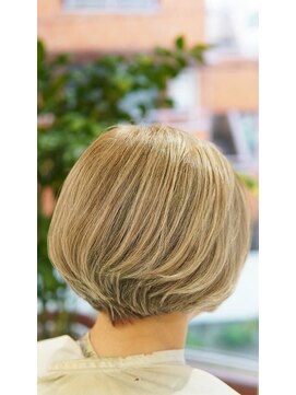 ネス(NESS) 【脱白髪染】グレイヘア（白髪）の淡いベージュ系カラー