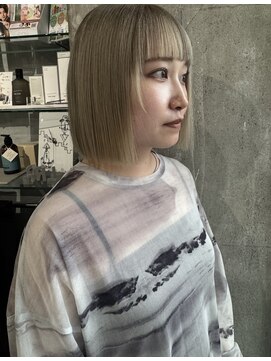 デコボコ アート(凸凹 art) ミルクティーベージュプツッとボブ