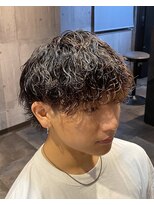スウェルホワイト(SWELL WHITE) 波巻きパーマ襟足あり