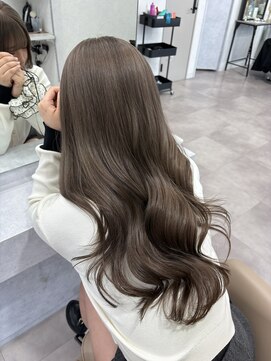 ツキ 横浜店(tuki) 横浜で叶う ミルクティーグレージュ