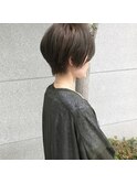 グレージュのショートスタイル