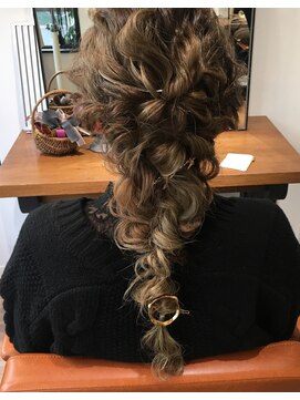 ローレン(LOREN) 【LOREN】二次会にも、ちょっとしたお出かけにも☆