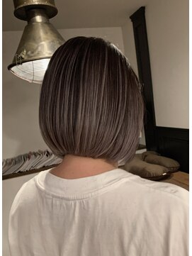 シフト ニュートラル(SHIFT N) バレイヤージュ ボブスタイル