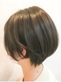小顔オリーブカラー　ボブウルフハイライトカラークールショート