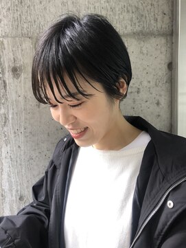 ウィーク 梅田(UiiC) 春に向けてシンプルショート 【 uiic umeda rira 】