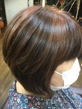 サロン ド アイ ソレイユ(Salon de i Soleil) ランダムハイライト!前下がりグラデボブ!