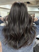 ヨロ 小岩(YOLO)&nbsp;ハイライトカラーミルクティーベージュケアブリーチダブルカラー