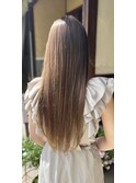 ハイトーンベージュ+艶感ストレート