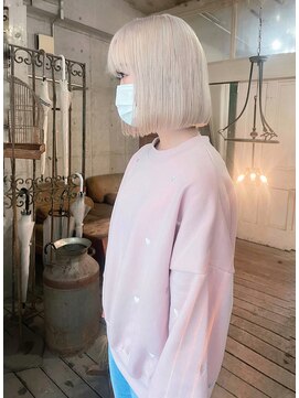 メーヴェ(Mowen) ホワイトカラー