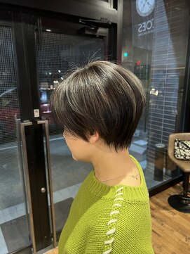 ロイズ ヘアデザイン アンド スパ(LOES) ハイライト×大人ショート