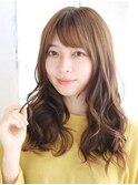 大きなカールのツヤ感ミックスカールスタイル