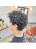 メンズツイストピンパーマ　スパイキーショート