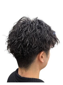 銀座マツナガ 神田店 社会人◎ツイストスパイラルパーマツーブロック刈り上げ