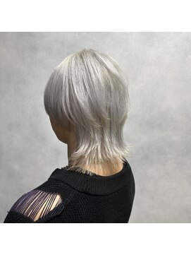 ホワイトシルバー/ウルフカット