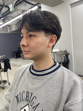 オルカ(ORCA) men's/顔周り/ニュアンスパーマ/韓国/センターパート/新宿