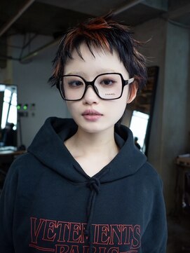 ギークス(GEEKS) 【GEEKS渋谷】バズカット/デザインカラー/ピクシーカット/オン眉