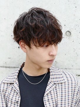 フィフス(fifth) フェザーマッシュ くせ毛風パーマ ツーブロック 束感ヘア