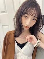 ヴォイス(VOICE)&nbsp;艶感ラベンダーグレージュの愛され外ハネミディ