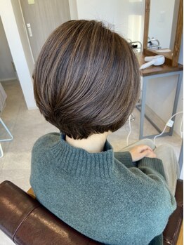 大人女性のための、大人カラーを楽しみませんか？気になる白髪の悩みもマンツーマンでじっくり相談できる◎