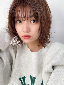 オーバルヘアー(OVAL hair) 外ハネボブ/切りっぱなし/イルミナカラー/透明感カラー