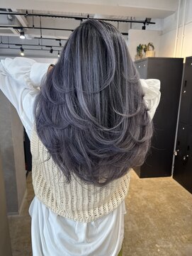 メリー オオサカ(Merly Osaka) バタフライカット × バレイヤージュ