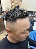 極道パーマ、メッシュカラー、スキンフェード