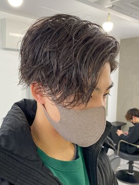 エルマーク 心斎橋(L-MARK) センターパート波巻きパーマスパイラルパーマツイストスパイラル