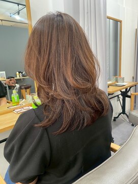 似合わせカットフェミニンロングくびレイヤーヘーゼルベージュ