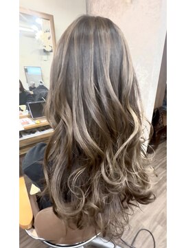 ナチュラル8 NATURAL8 ヘアースタジオ Hair studio バレイヤージュ　グレイベージュカラー
