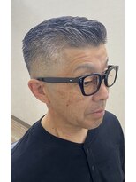 バーバースタイルズ 函館 ブリーチなしカラーとフェードスタイルサイドパート