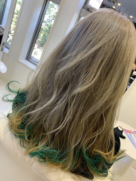 サローネデ アグスティナ バイ サンバンチ(salones de agustina by sanbanchi) 【agustina 明石大久保】ダブルカラー×裾×グリーン×イエロー