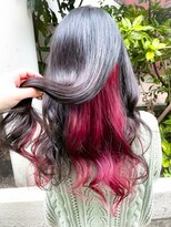 ミシェリー(misherry)&nbsp;小顔ロング20代30代インナーカラーカールピンクチェリー韓国風