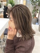 ステアケース 武蔵小杉店(stair:case)&nbsp;大人外国人風脱白髪染めハイライトカラー切りっぱなし