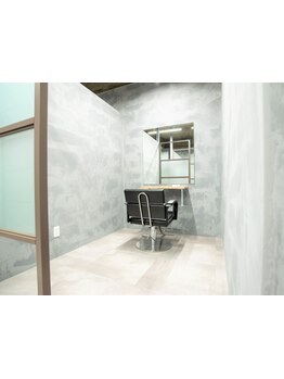 【全席半個室】周りの目を気にせず、ゆったりと寛げる自分だけの空間で理想のデザインをご提供します♪