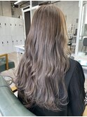 透けるグレージュ