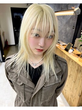 イコ(.ico) 抜きっぱなしブロンド × レイヤーカット