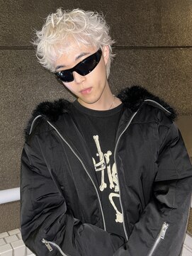 イエナ 渋谷(IENA) フェザーパーマアクティブショートホワイトベージュローライト