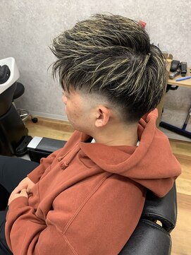 ティーズ アカサカ(T's AKASAKA) スキンフェード　フェードカット　メッシュキャップ　ハイライト