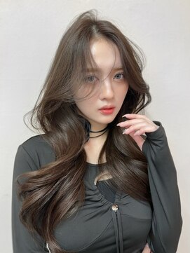 ユニ 原宿(uni) 韓国ヘアロングレイヤーカットくびれヘアベージュ前髪原宿