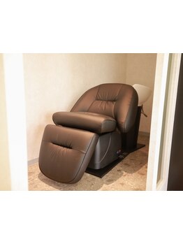 【極上のはちみつスパ】日常を忘れてしまうほどの癒しTime♪頭皮をしっかりほぐして、髪も心も癒されます。