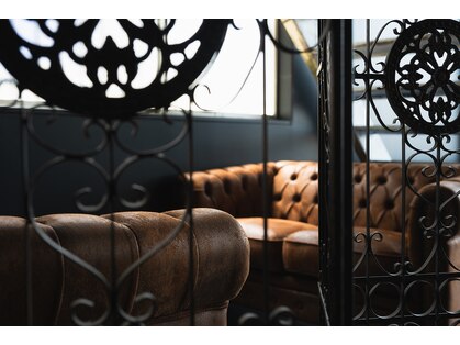 ジ オブスキュア ヌヴォー(THE OBSCURE NOVEAU)の写真