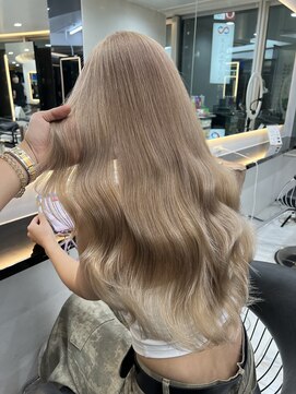 ラピス 渋谷本店(Lapis) ミルクティーベージュ/ハイトーン/レイヤーカット/髪質改善