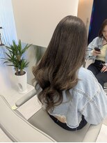 リノン(LINON)&nbsp;アッシュロングヘアーでイメチェン！