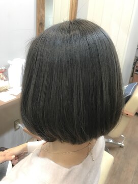 ハロ 蕨(HALO) ショートボブ